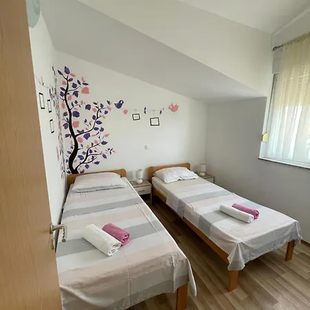 Kristo 2 Apartment *